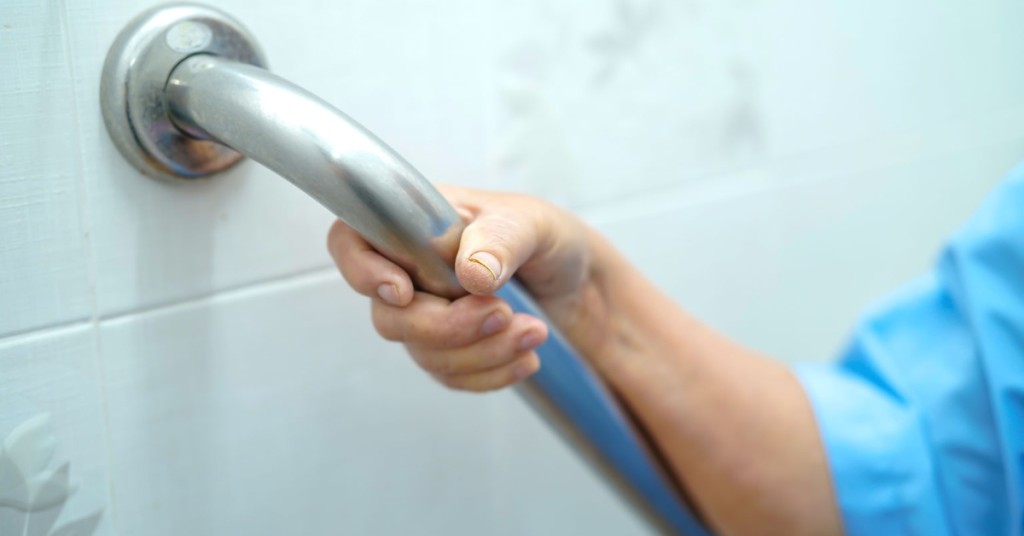 Walk-in Tubs Boost Safety, Relaxation 1 walk-in tub with grab bars