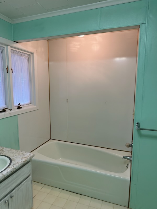 Your Big Bathroom Conversions Guide 5 An old bathtub a homeowner hired Just Bath to replace as part of a bathroom conversions project.